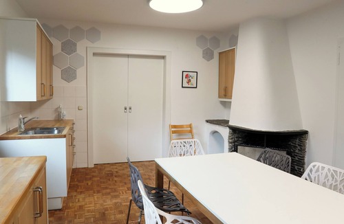 Am Waldfriedhof Apartment | Munich center just a 10-minute subway ride away: 130 m², 4 bedrooms, 2 bathrooms