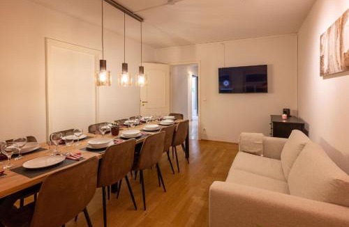 St. Paul Apartment | Munich Large Apartment 110 qm, 3 Bedrooms and very Central 1-12 Guests