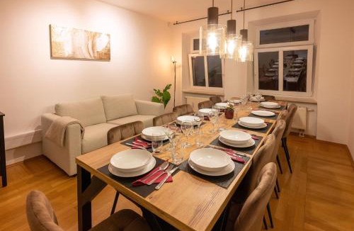 St. Paul Apartment | Munich Large Apartment 110 qm, 3 Bedrooms and very Central 1-12 Guests