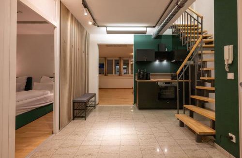St. Paul Apartment | Munich Large Apartment 150 qm in top centrally located 1 to 15 guests