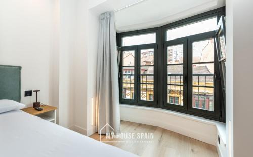 Gijon City Centre Apartment | MyHouseSpain - Luminoso Ático Duplex en Gijón