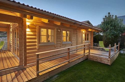 Hartmannsreut Ski Chalet | Naturally secure - romantic wooden chalet with comfort & charm