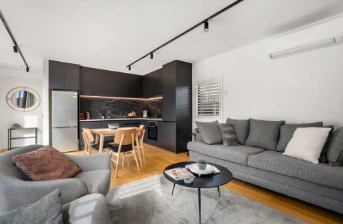 Jacks Point House | Nestled below the Remarkables