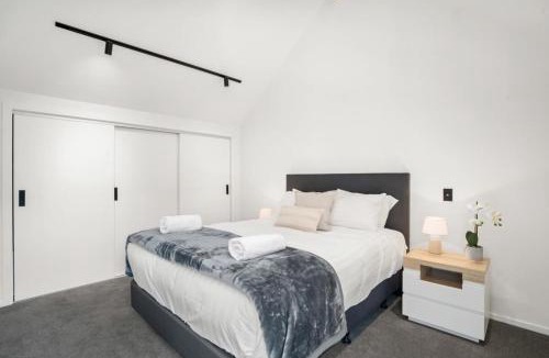 Jacks Point House | Nestled below the Remarkables