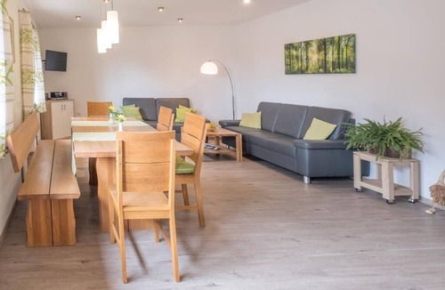 Wunsiedel Apartment | Neu gestaltete Ferienwohnung für bis zu 5 Personen
