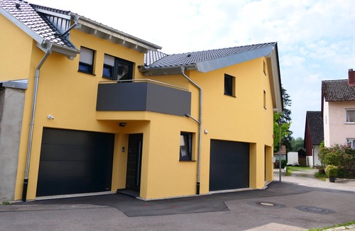 Singen Apartment | Neue Ferienwohnung 35qm u. Balkon in Sehr Schöner Lage, Direkt am Fluss