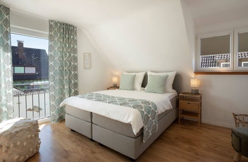 Ihringen House | Neueröffnung Juni 2021; Domizil - Kaiserstuhl, Exklusivität mit Privatem Pool
