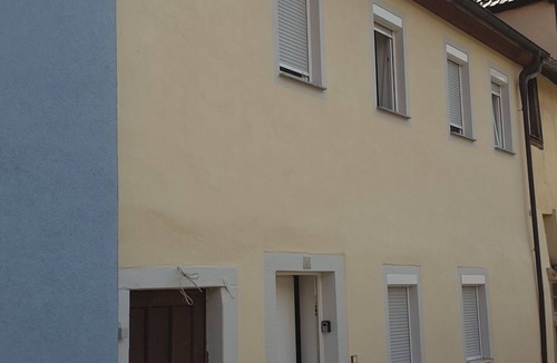 Volkach Apartment | Neugebautes, Liebevoll Eingerichtetes Ferienhaus auf 3 Etagen mit Historischen Zentrum der Weinstadt Volkach