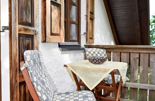 Traitsching Apartment | Neurenovierte FeWo (40qm) für zwei Personen mit Blick in den Obstgarten