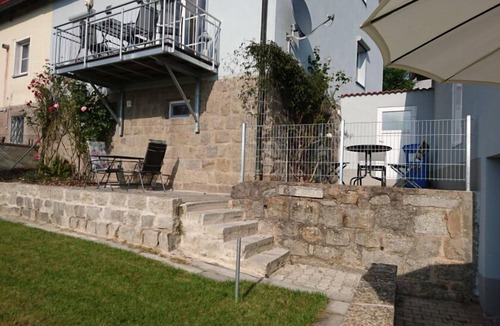 Windischeschenbach Apartment | Neuwertiges App. im Waldnaabtal mit eigener Terrasse und Liegewiese
