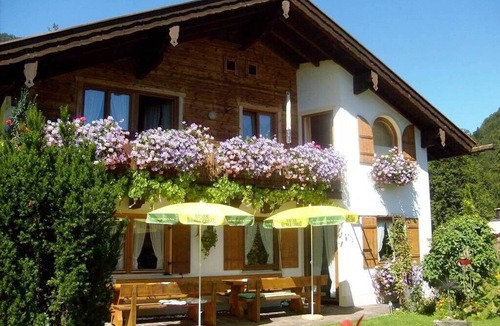 Weissbach an der Alpenstrasse House | New apartment 40m², shower/toilet, quiet location, hiking trails from the house