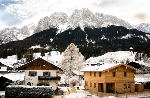 Obergrainau Ski Chalet | NEW! Mountain CHALET by Stefan Glowacz with fantastic mountain views