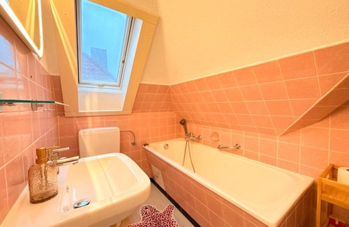 Haarentor Apartment | Newly renovated attic apartment - top amenities