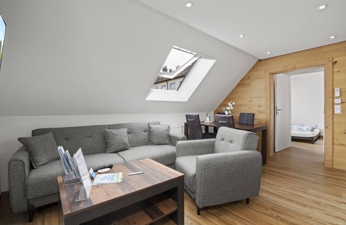 Waggershausen Condo | Newly renovated vacation apartment with terrace in a central location in Friedrichshafen