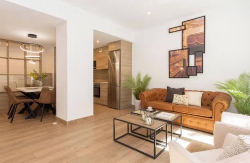 Castellana Apartment | Newly Renovated Designer Apartment in Madrid’s Exclusive Salamanca District