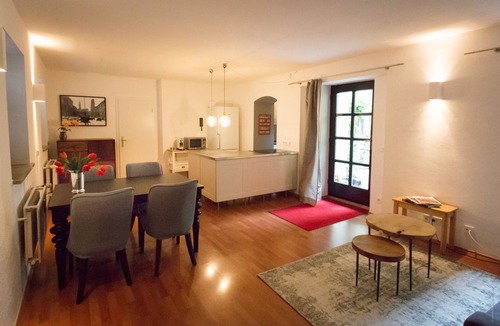Isarvorstadt Apartment | Newly Renovated! Perfect home away in Munich.