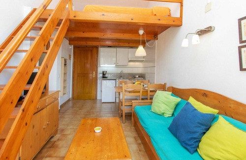 Torroella de Montgri Apartment | Nice apartment for 4 guests with A/C, pool, WIFI, TV and terrace