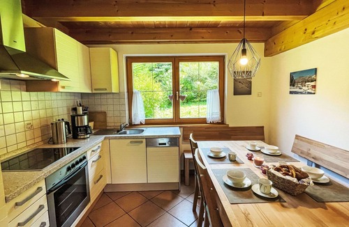 Aschau im Chiemgau House | Nice apartment in villa for 6 guests with TV and terrace