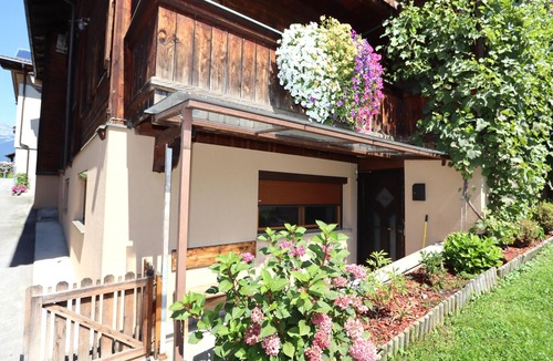 Bruck am Ziller Apartment | Nice apartment in typical Tyrolean style