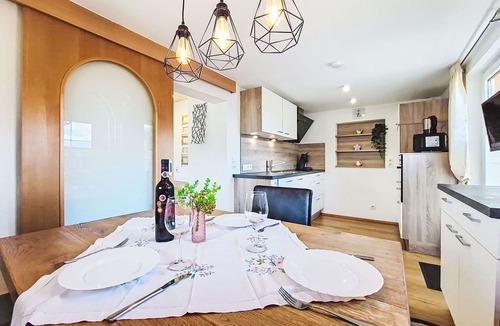 Stumm Apartment | Nice apartment for 3 guests with WIFI, TV and balcony