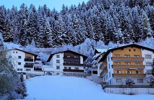 Ischgl Apartment | Nice apartment for 5 guests with WIFI, TV, terrace and pets allowed