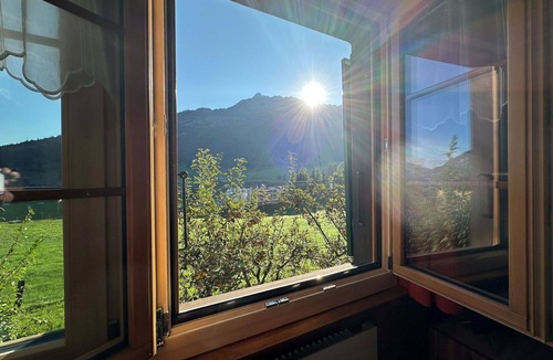Frutigen Apartment | Nice apartment for 5 guests with TV and balcony