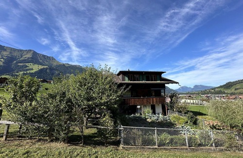 Frutigen Apartment | Nice apartment for 5 guests with TV and balcony