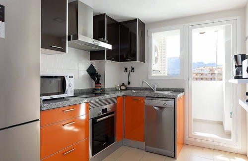 Les Deveses Apartment | Nice apartment for 6 people with WIFI, A/C, pool, TV and terrace
