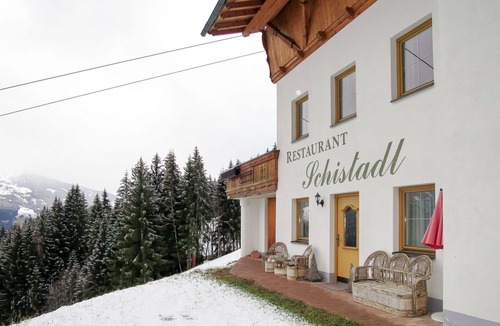 Emberg Apartment | Nice apartment for 4 guests with WIFI, TV and terrace