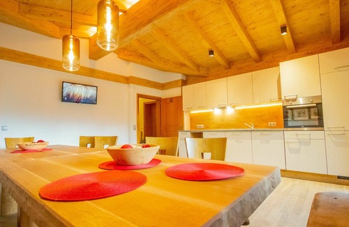 Fuegenberg Apartment | Nice apartment for 11 people with WIFI, TV and balcony
