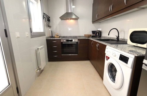 Sant Carles de la Rapita Apartment | Nice apartment for 5 guests with A/C, WIFI, TV and balcony