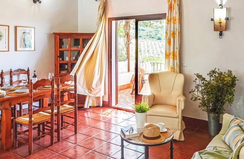 Estepa House | Nice home in Estepa with WiFi