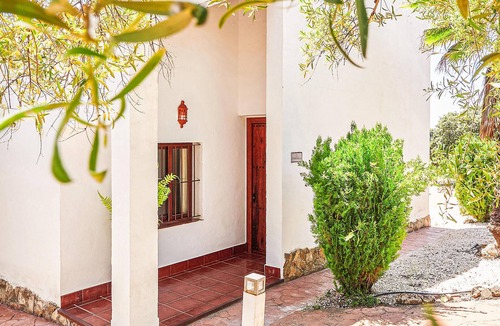 Estepa House | Nice home in Estepa with swimming pool