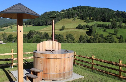 Sankt Lambrecht House | Nice ski in-ski out chalet with a sauna, hottub