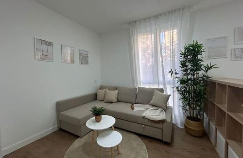 Pueblo Nuevo Apartment | Nice studio in Madrid URQ1