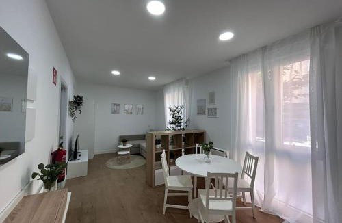 Pueblo Nuevo Apartment | Nice studio in Madrid URQ1