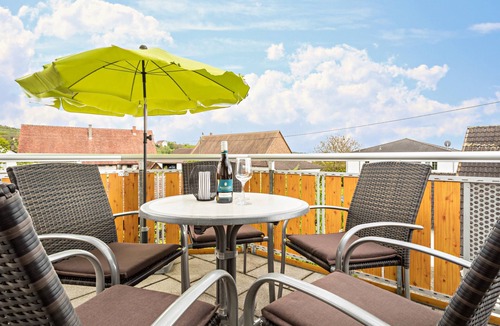Neufrach Apartment | Nice Vacation Apartment 6 on "Trostelhof" with Balcony, Shared Garden & Wi-Fi