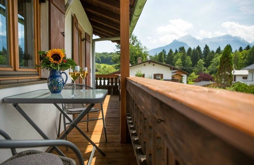 Bischofswiesen Apartment | Nichtraucher-Ferienwohnung für 2 Pers., ca. 56 m², Schlafzimmer, Wohnküche, Balkon