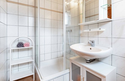 Steffenshagen Apartment | No. 1 - 3 room apartment with terrace and garden - Ostsee Bauernhof Schwalbennest OFC 15