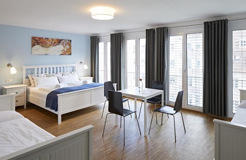 Innenstadt - Sankt Ulrich-Dom Hotel | NonStop Hotel Augsburg - Übernacht - HostelHotelHome -