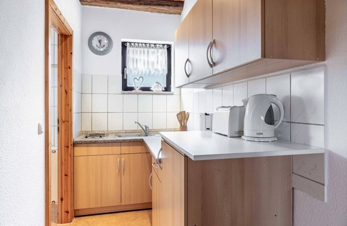 Steffenshagen House | Nr. 1 - 3 Zimmer Ferienwohnung mit Terrasse und Garten - Ostsee Bauernhof Schwalbennest OFC 15