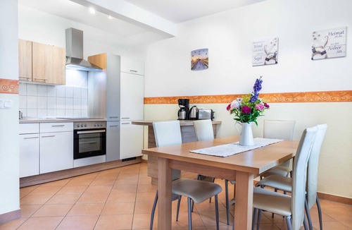 Steffenshagen House | Nr. 2 - 4 Zimmer Ferienwohnung mit Kamin, Terrasse, Garten - Ostsee Bauernhof Schwalbennest OFC 15