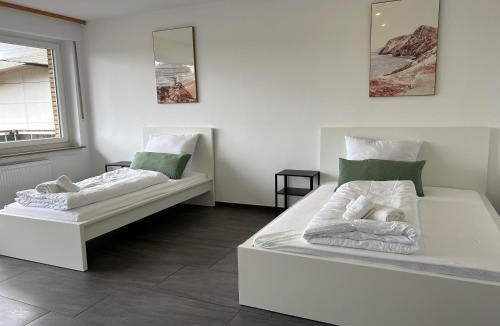 Ibbenbueren Apartment | O107 XXL I 160m2 I Kamin I Balkon I 2 WC I Kücheninsel