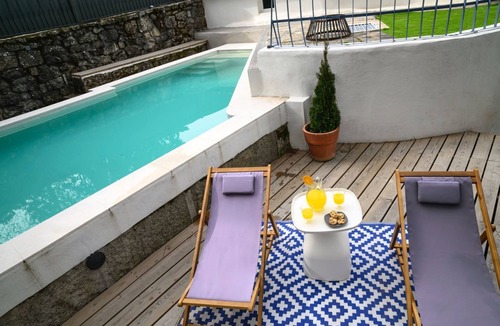 Mirasierra House | old laundry apartment