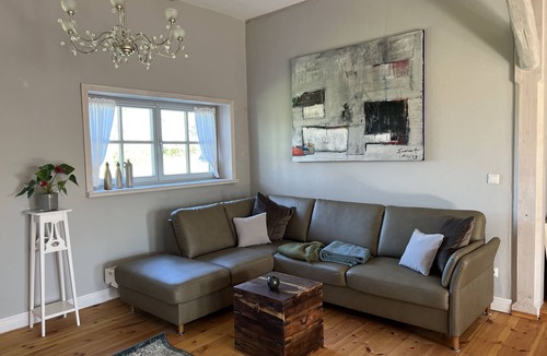 Bad Kleinen House | Old thatched coach house for up to 5 people.