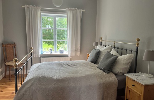 Bad Kleinen House | Old thatched coach house for up to 5 people.