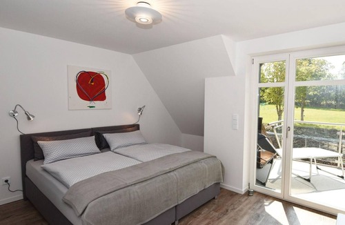 Lobbe House | Ostseefrische in Lobbe by Interhome