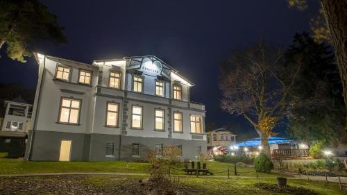 Seebad Bansin Hotel | Ostseehotel Villen im Park - ein Rovell Hotel