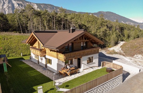 Sautens Ski Chalet | Ötztal- Sennerhäusl - Luxurious dream vacation home in the Ötztal at the forefront