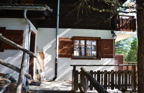 St. Luc Ski Chalet | Outside : two-storey flat for 6 persons in a chalet, south-west-terrace and balcony with garden furn